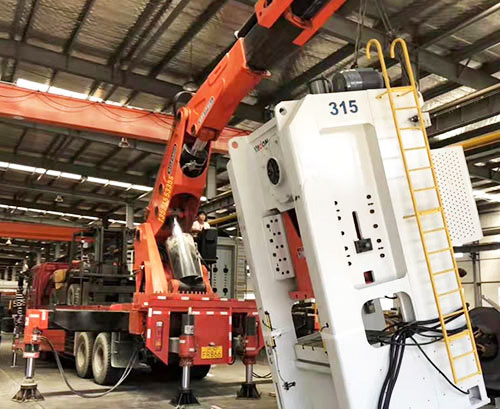 松柏镇附近随车吊出租，轻松解决运输难题