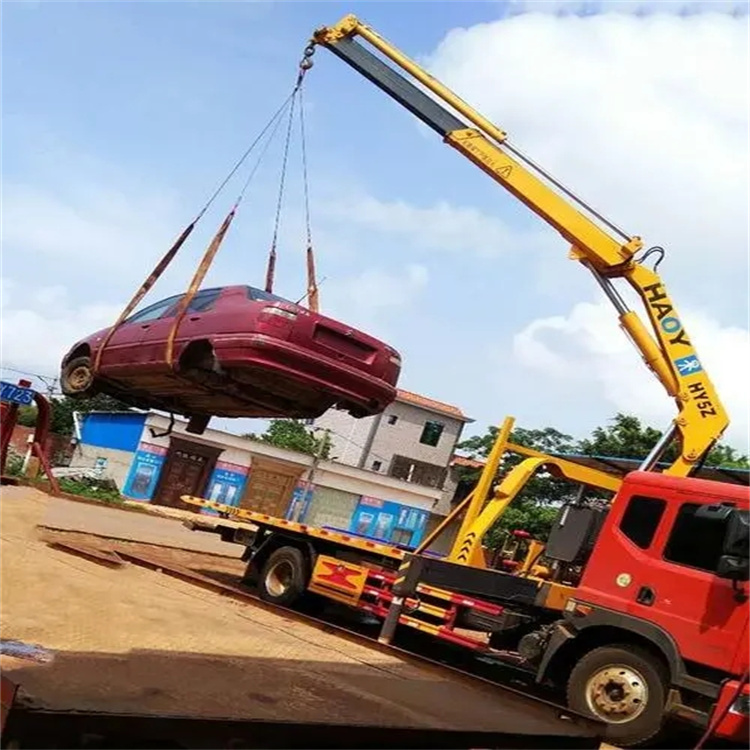 松柏镇吊车吊汽车的正确方法